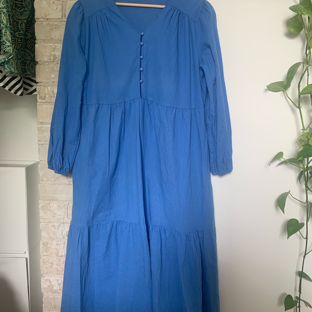 Lightweight Blue “cottage core” 3/4 sleeve dress with pockets!